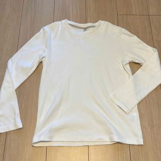 ユニクロ(UNIQLO)のユニクロ　ロングTシャツ　カットソー　150　ホワイト　ロンT(Tシャツ/カットソー)