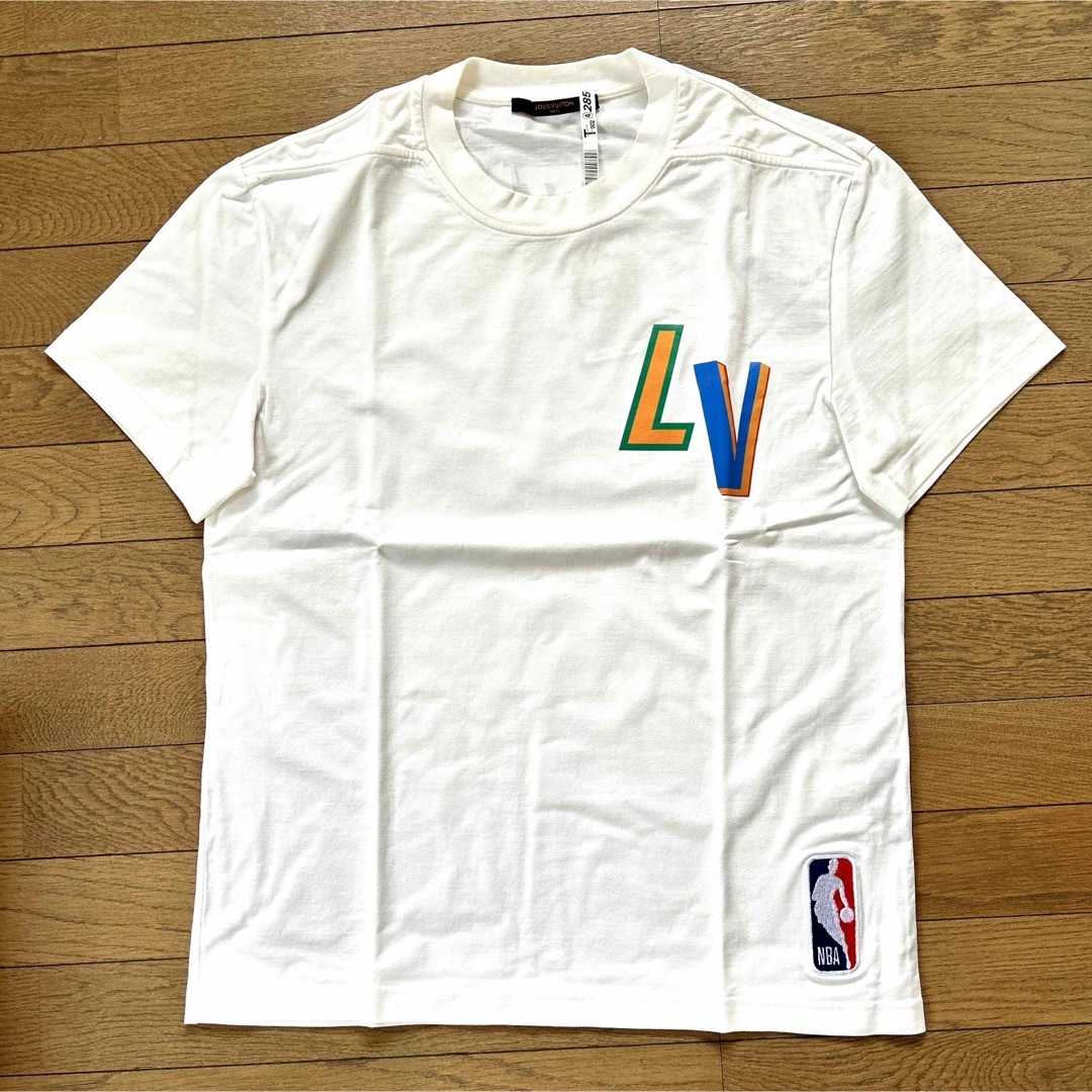 LOUIS VUITTON(ルイヴィトン)のLOUIS VUITTON NBA コラボTシャツ メンズのトップス(Tシャツ/カットソー(半袖/袖なし))の商品写真