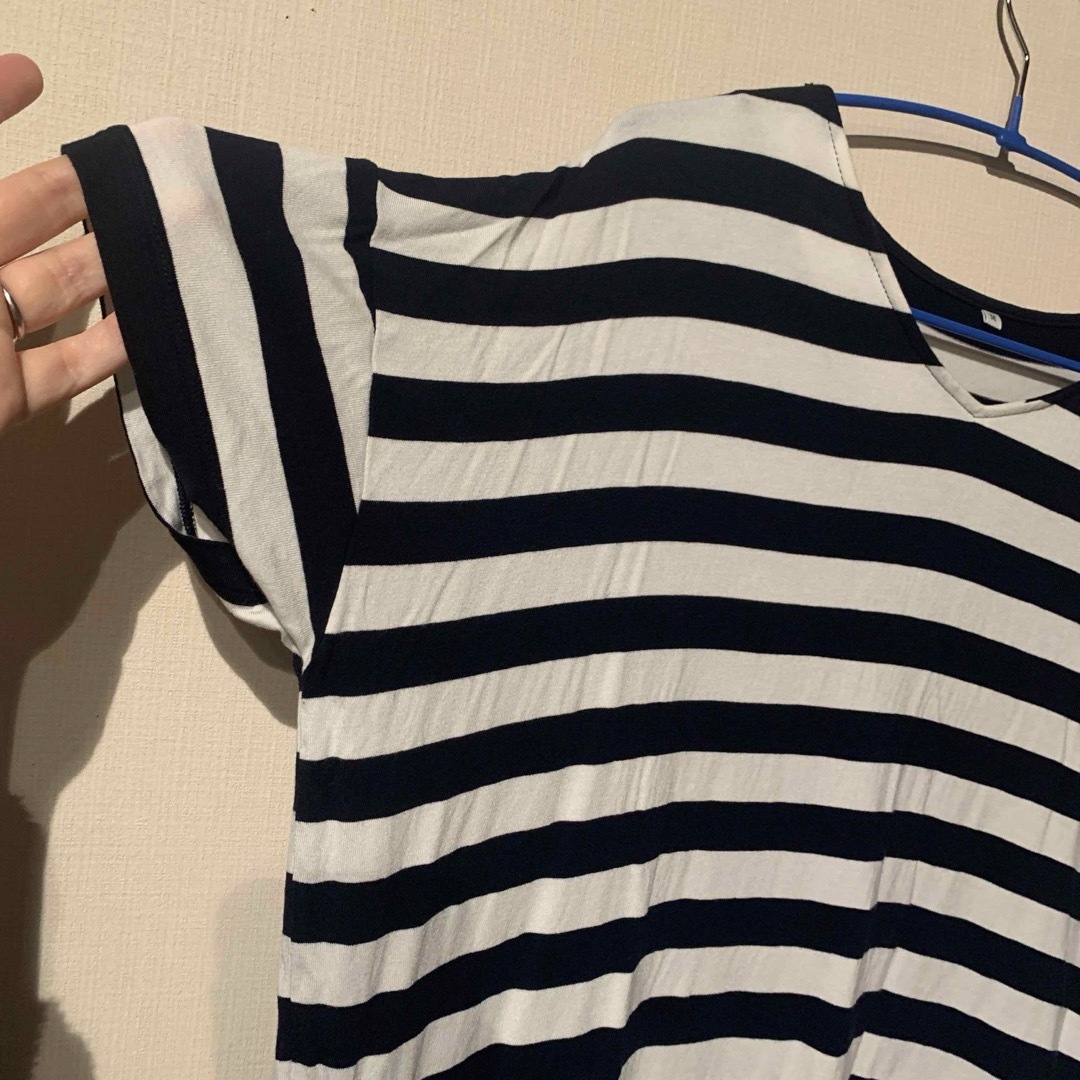 しまむら(シマムラ)のMサイズ　CLOSSHI Ｖネック　ボーダーカットソー　黒　ドロップショルダー レディースのトップス(Tシャツ(半袖/袖なし))の商品写真