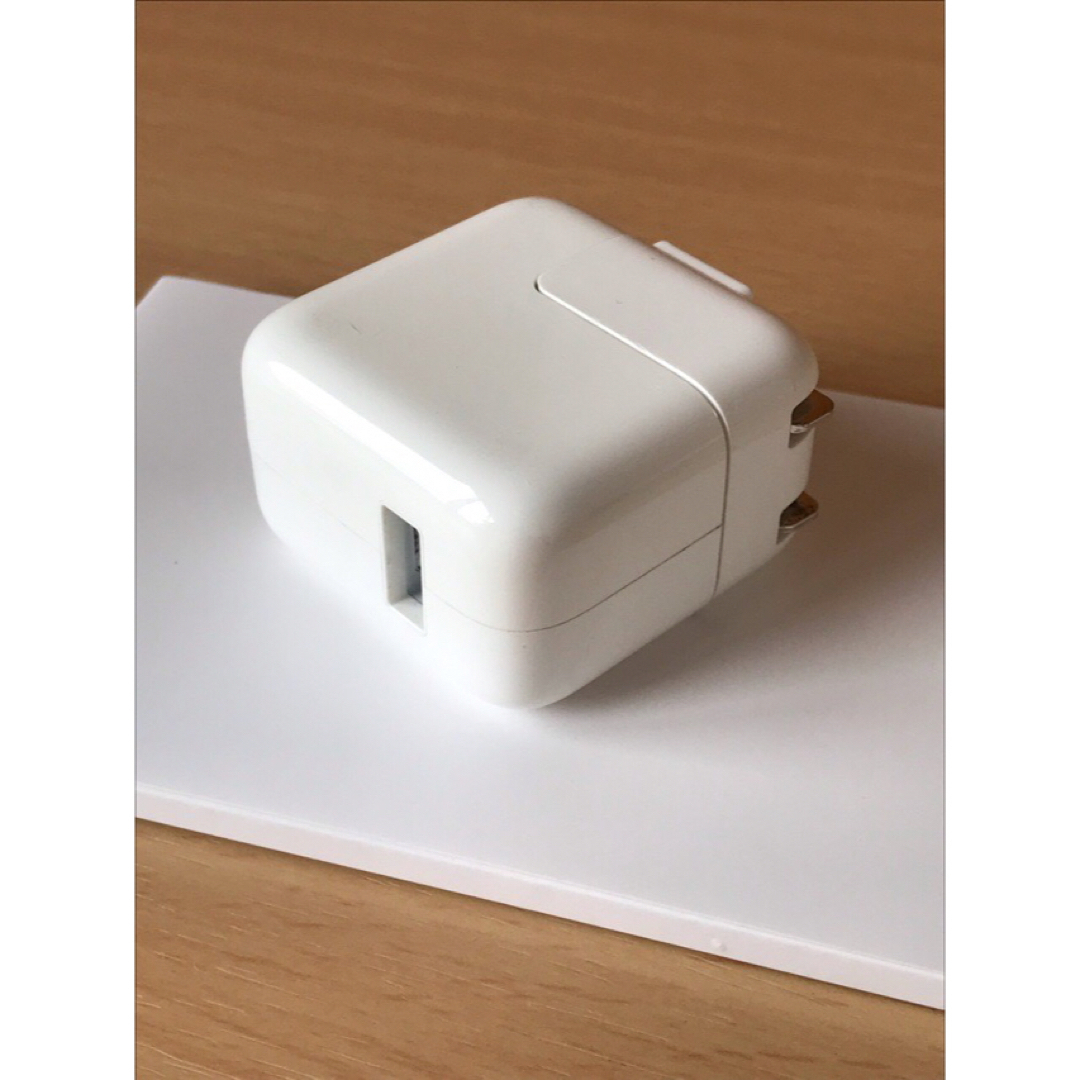 Apple(アップル)の+ Apple 10w//Macアダプタ ケーブル/ iPhone充電器+ スマホ/家電/カメラのスマートフォン/携帯電話(バッテリー/充電器)の商品写真