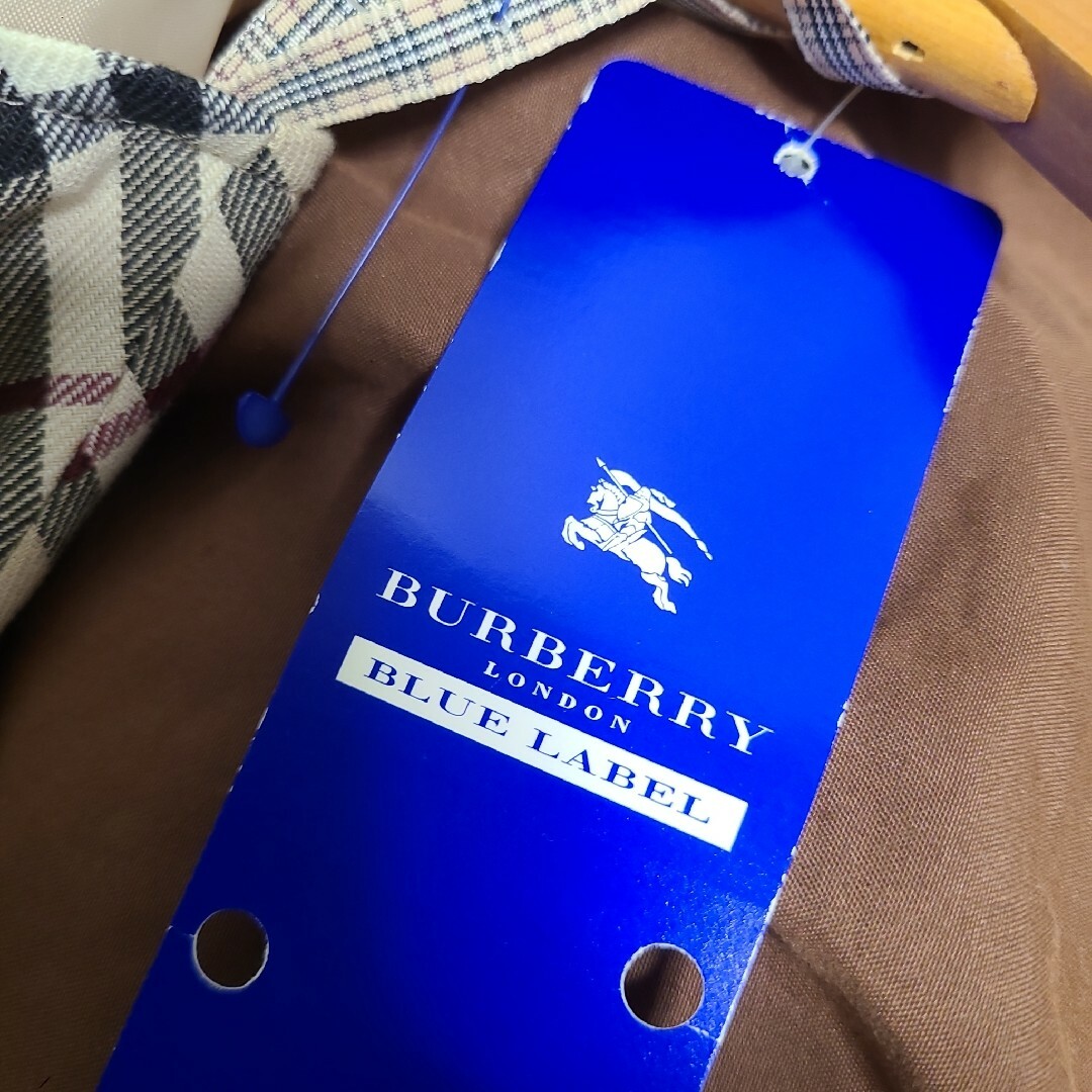 BURBERRY BLUE LABEL(バーバリーブルーレーベル)の未使用　BURBERRY　スカート レディースのスカート(ひざ丈スカート)の商品写真