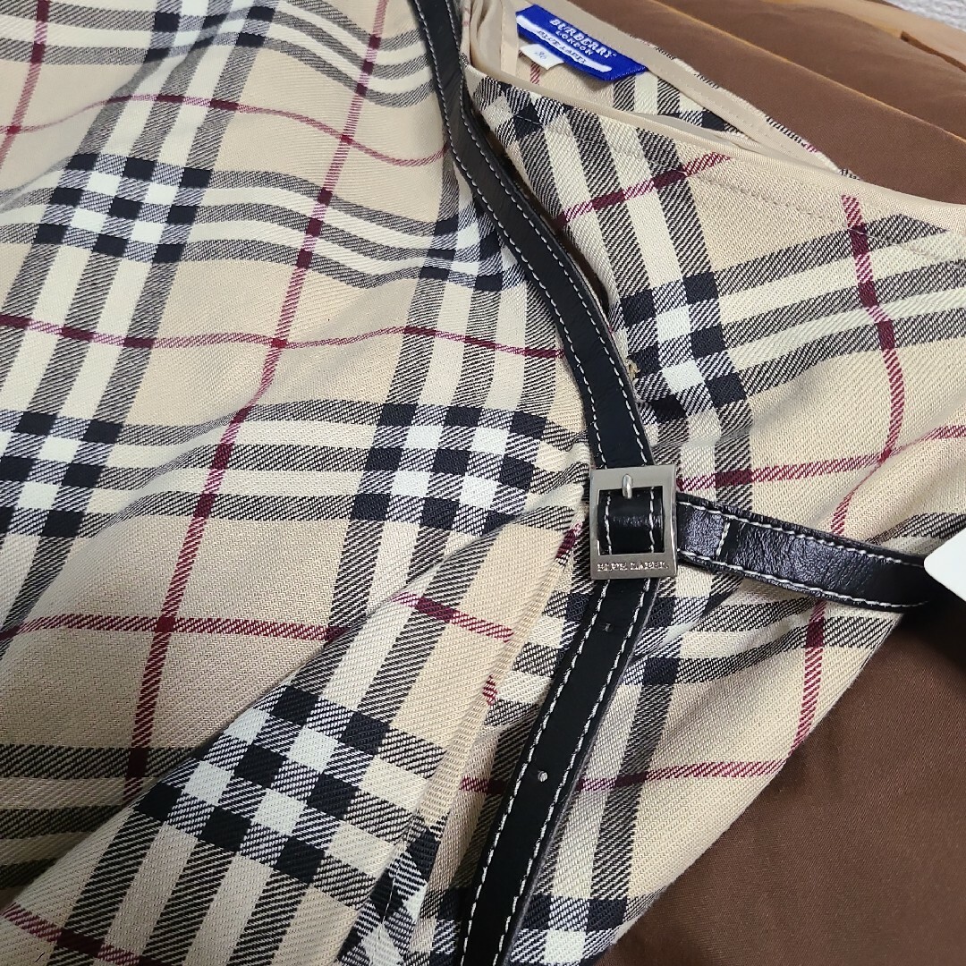 BURBERRY BLUE LABEL(バーバリーブルーレーベル)の未使用　BURBERRY　スカート レディースのスカート(ひざ丈スカート)の商品写真