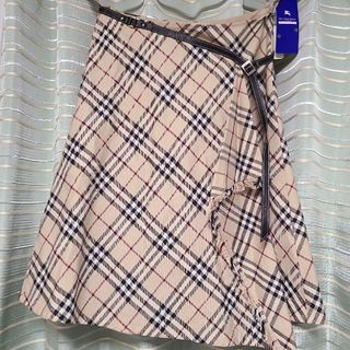 未使用　BURBERRY　スカート