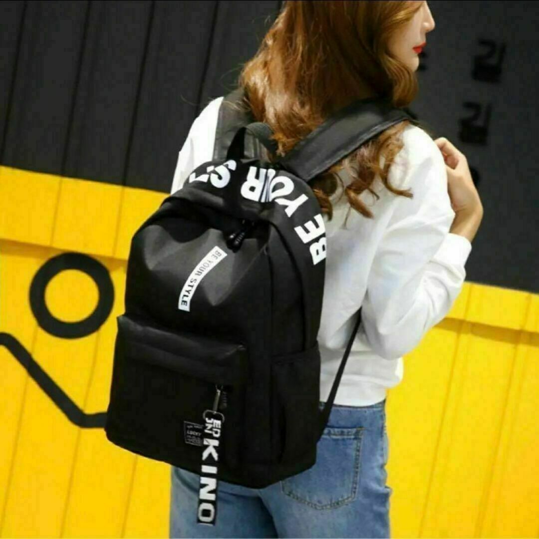 【男女兼用】大人気 ロゴ リュック 通学 軽量 黒 韓国 マザーズバッグ レディースのバッグ(リュック/バックパック)の商品写真