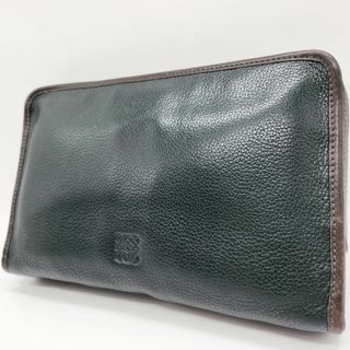 ロエベ(LOEWE)の【希少カラー】ロエベ クラッチバッグ アナグラム ロゴ型押し オールレザー 深緑(その他)