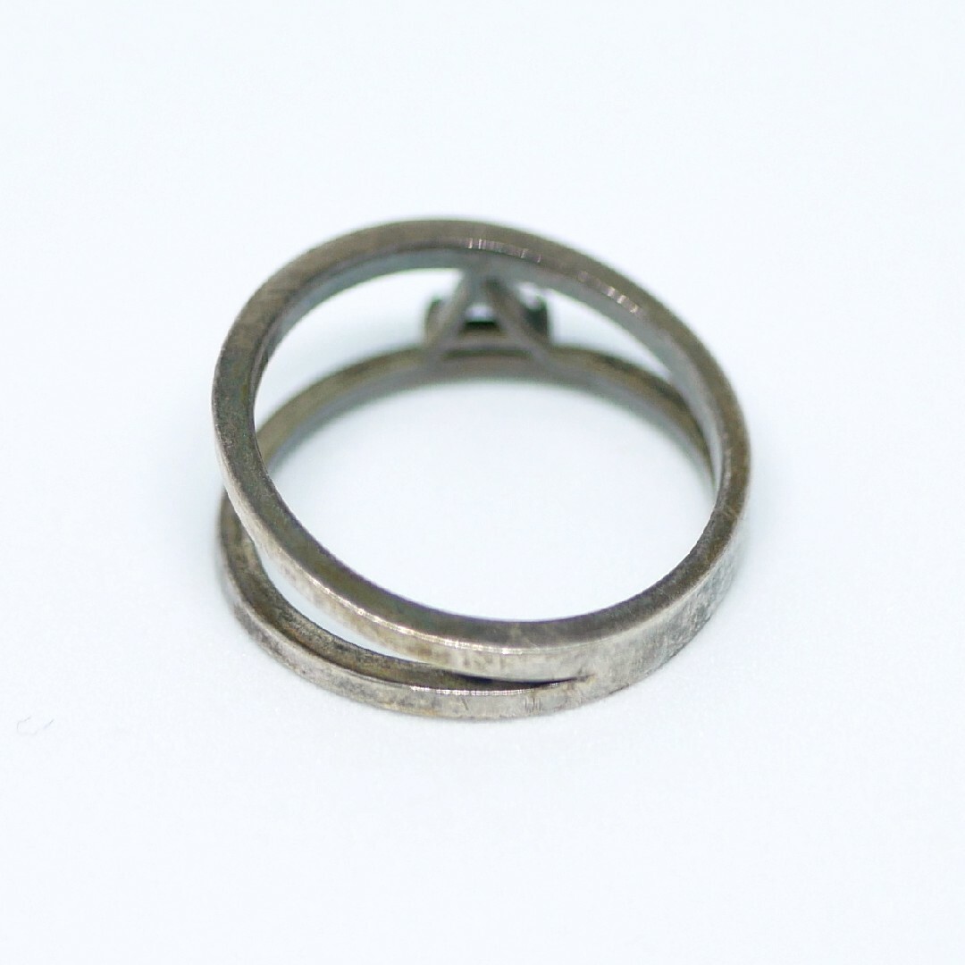 e.m.(イーエム)のトライアングル リング レディースのアクセサリー(リング(指輪))の商品写真