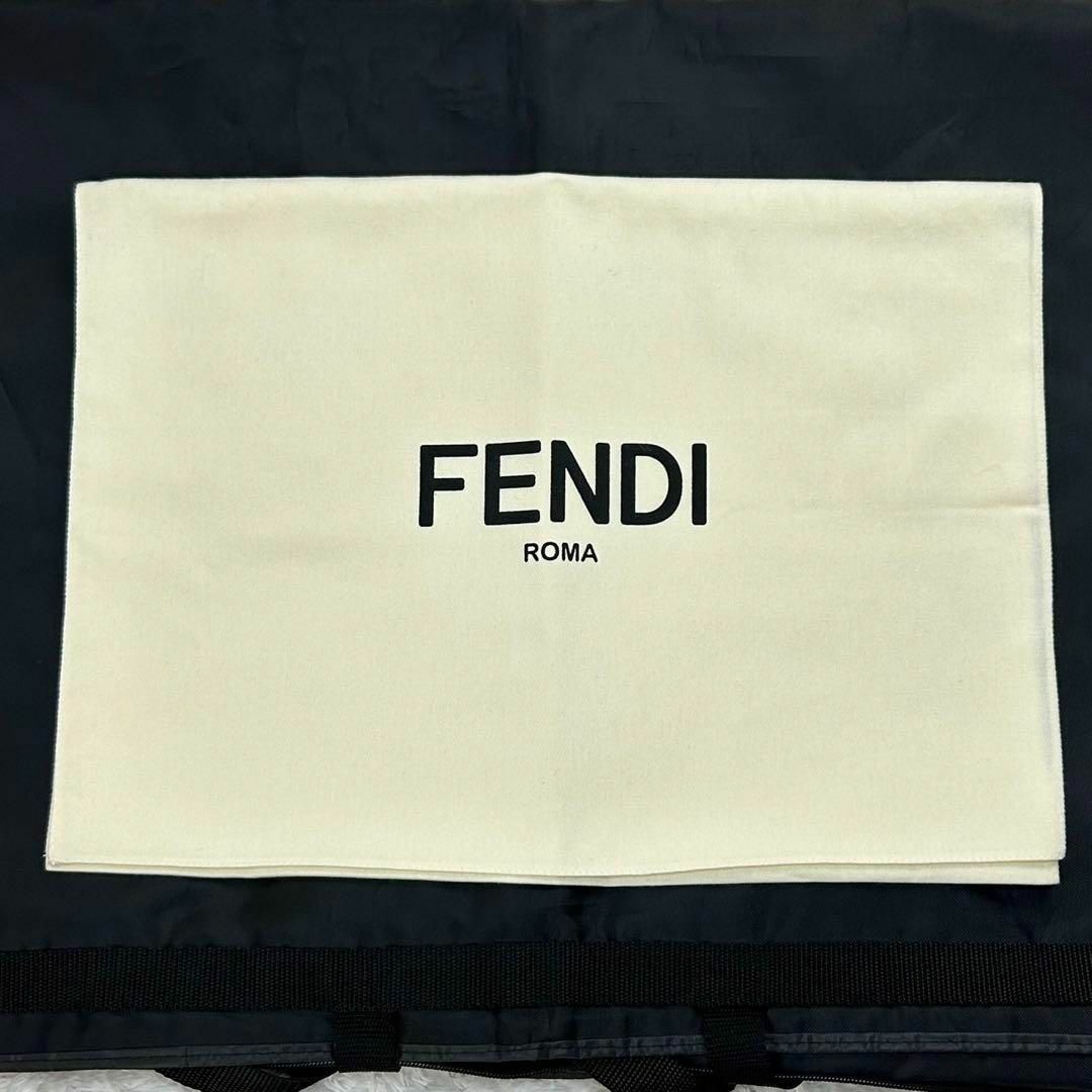 FENDI(フェンディ)の【極美品】フェンディ FENDI☆ズッカ柄半袖ニット Tシャツ 現行モデル レディースのトップス(ニット/セーター)の商品写真
