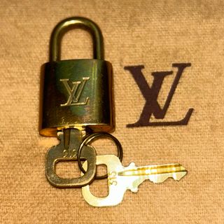 ルイヴィトン(LOUIS VUITTON)のLOUIS VUITTON ルイ・ヴィトンパドロックカデナ南京錠ゴールド(キーホルダー)