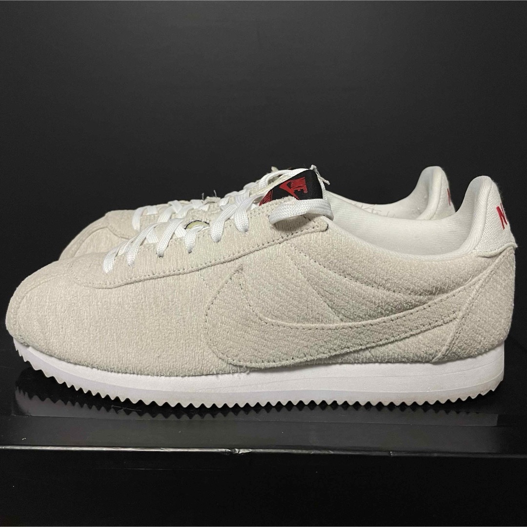 NIKE(ナイキ)のCLASSIC CORTEZ QS UD STRANGER THINGS メンズの靴/シューズ(スニーカー)の商品写真