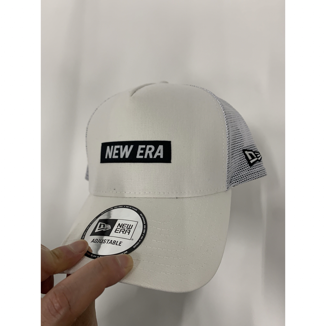 NEW ERA(ニューエラー)のニューエラ  ボックスロゴ　メッシュキャップ　白　9forty メンズの帽子(キャップ)の商品写真