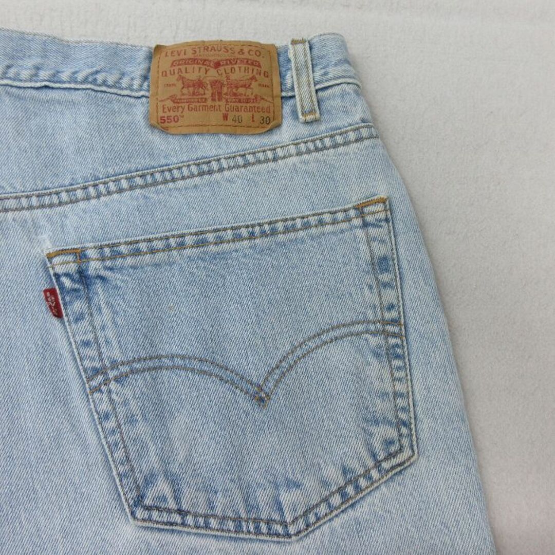 Levi's(リーバイス)のW40★古着 ジーンズ Levis リーバイス 550 メンズ ヒゲ 大きいサイズ コットン 薄紺 ネイビー デニム 24may16 中古 ボトムス ジーパン Gパン ロング パンツ メンズのパンツ(ワークパンツ/カーゴパンツ)の商品写真