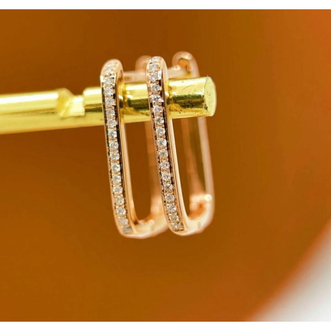 天然ダイヤモンド付きピアスk18 フープピアス レディースのアクセサリー(ピアス)の商品写真