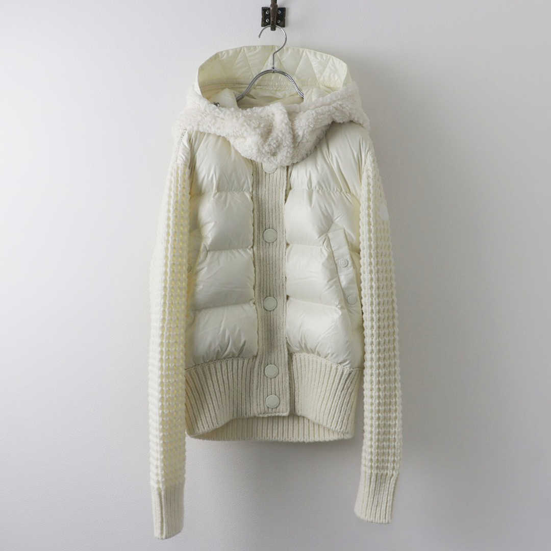 MONCLER(モンクレール)のJPタグ 2022AW モンクレール MONCLER CARDIGAN TRICOT 2way ニット切替フードダウンジャケット S//ホワイト カーディガン【2400013868747】 レディースのジャケット/アウター(ダウンジャケット)の商品写真