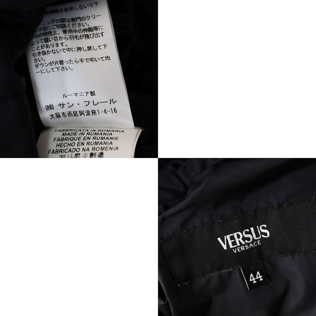 希少 美品 大きいサイズ JPタグ VERSUS VERSACE ヴェルサーチ モノトーン フラワープリント ダウンジャケット  44//花柄【2400013868754】 レディースのジャケット/アウター(ダウンジャケット)の商品写真