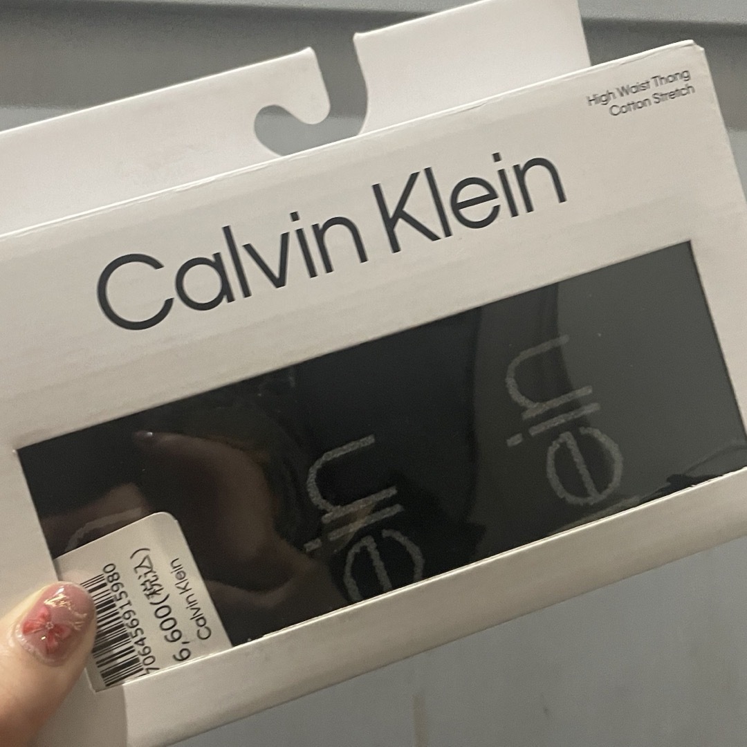 Calvin Klein(カルバンクライン)の新品未使用 カルバンクラインck Tバック ３枚組 ショーツ ロゴ レディースの下着/アンダーウェア(ショーツ)の商品写真