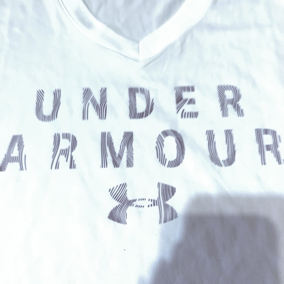 UNDER ARMOUR(アンダーアーマー)のアンダーアーマー　レディースシャツ レディースのトップス(Tシャツ(半袖/袖なし))の商品写真