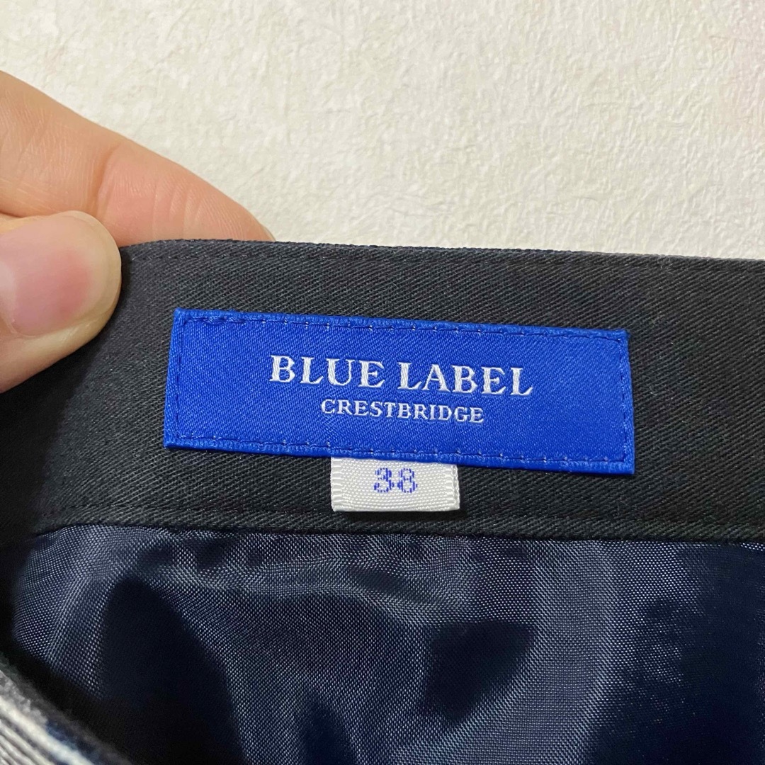 BLUE LABEL CRESTBRIDGE(ブルーレーベルクレストブリッジ)のブルーレーベルクレストブリッジ☆膝丈スカート☆フレア☆チェック柄ブラウンネイビー レディースのスカート(ひざ丈スカート)の商品写真