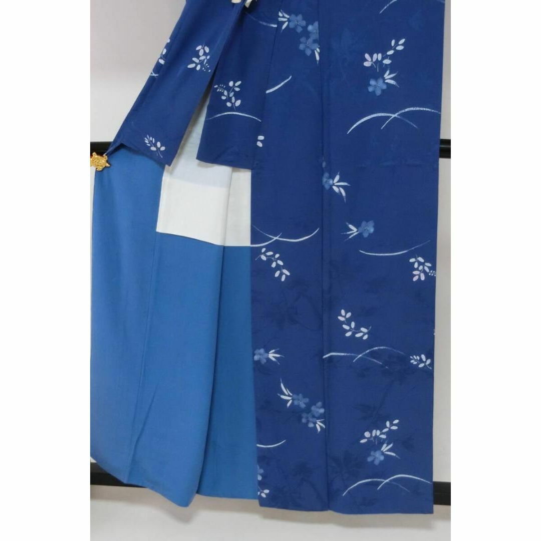 【Q0837】ＢＢお仕立て上がり正絹小紋　青、白地に花、露芝模様 レディースの水着/浴衣(着物)の商品写真