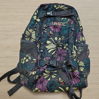 ダカイン(Dakine)のDAKINE ダカイン 花柄リュック(リュックサック)