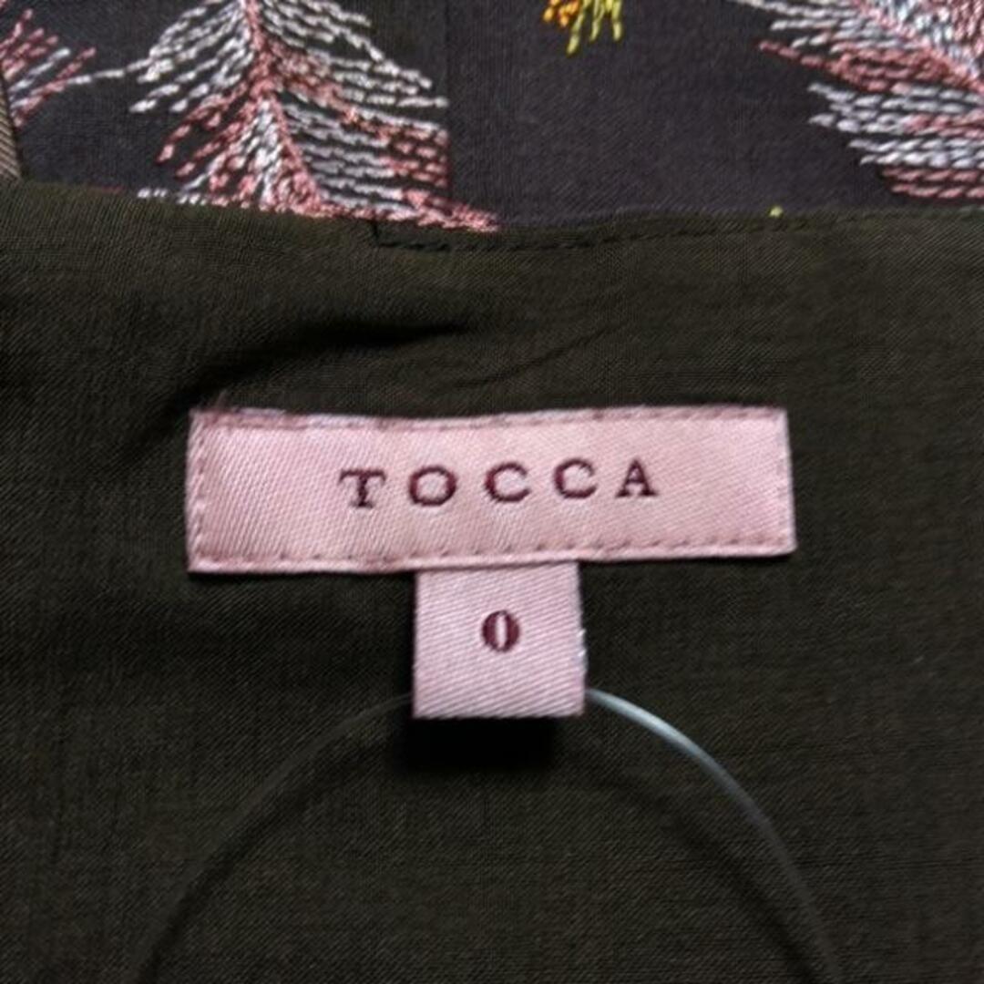 TOCCA(トッカ)のTOCCA(トッカ) ワンピース サイズ0 XS レディース - ダークグレー×ピンク×マルチ クルーネック/ノースリーブ/ロング/刺繍/フェザー柄 レディースのワンピース(その他)の商品写真