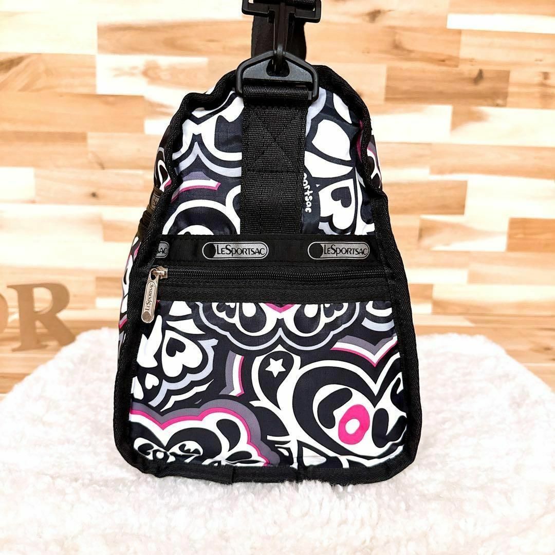 LeSportsac(レスポートサック)のポーチ付き【レスポートサック】ラブ LOVE ハート ショルダーバッグ 黒×白 レディースのバッグ(ショルダーバッグ)の商品写真