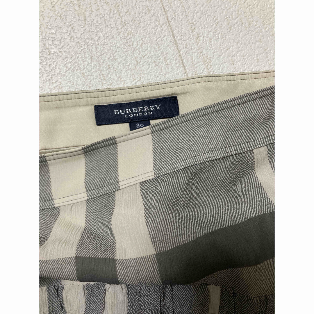 BURBERRY(バーバリー)の美品　バーバリー　ロンドン　シルク　スカート　チェック レディースのスカート(ひざ丈スカート)の商品写真