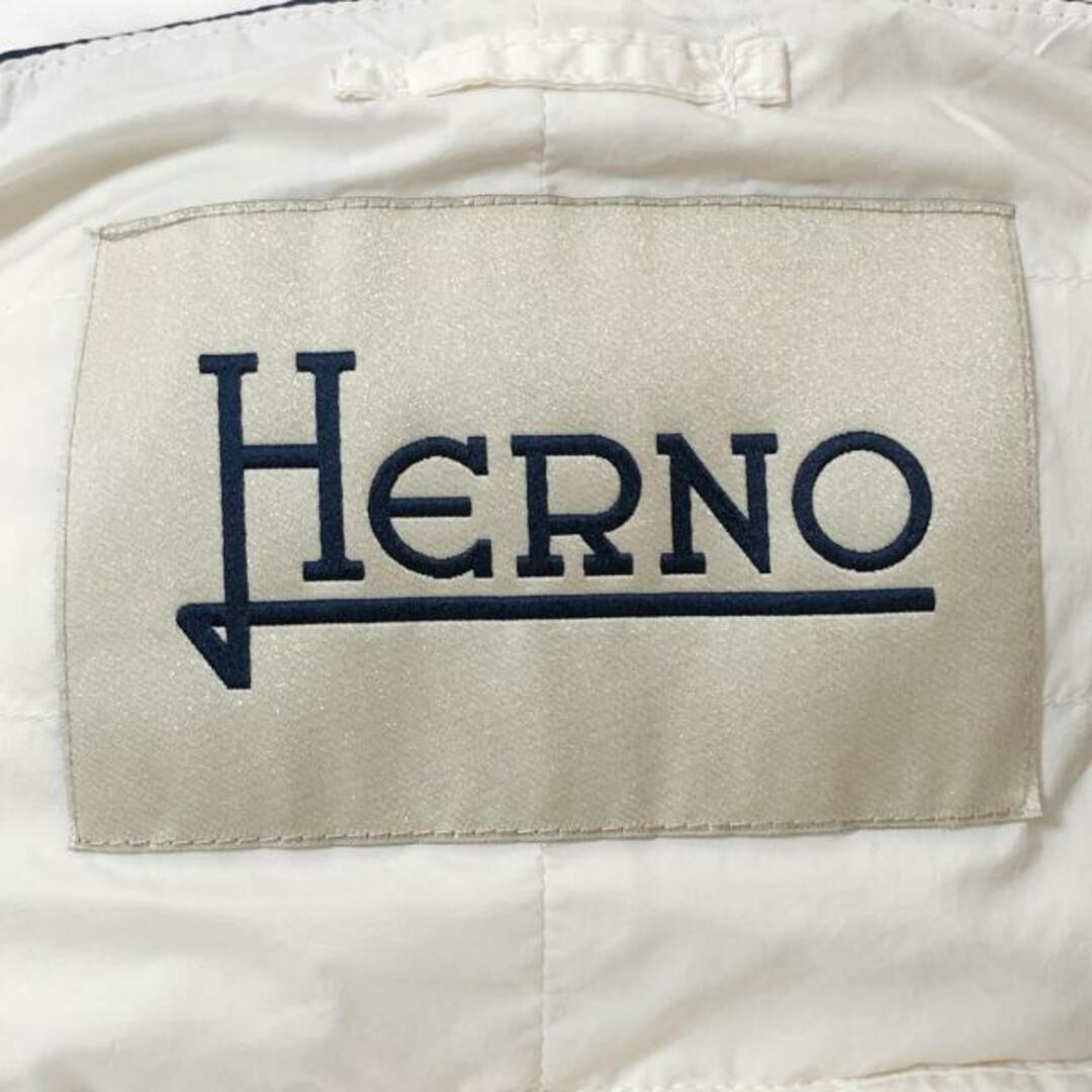 HERNO(ヘルノ)のHERNO(ヘルノ) ブルゾン サイズ40 M レディース - 白×ダークネイビー×ダークブラウン 長袖/中綿/ジップアップ/キルティング/グログランテープ/秋/冬 レディースのジャケット/アウター(ブルゾン)の商品写真