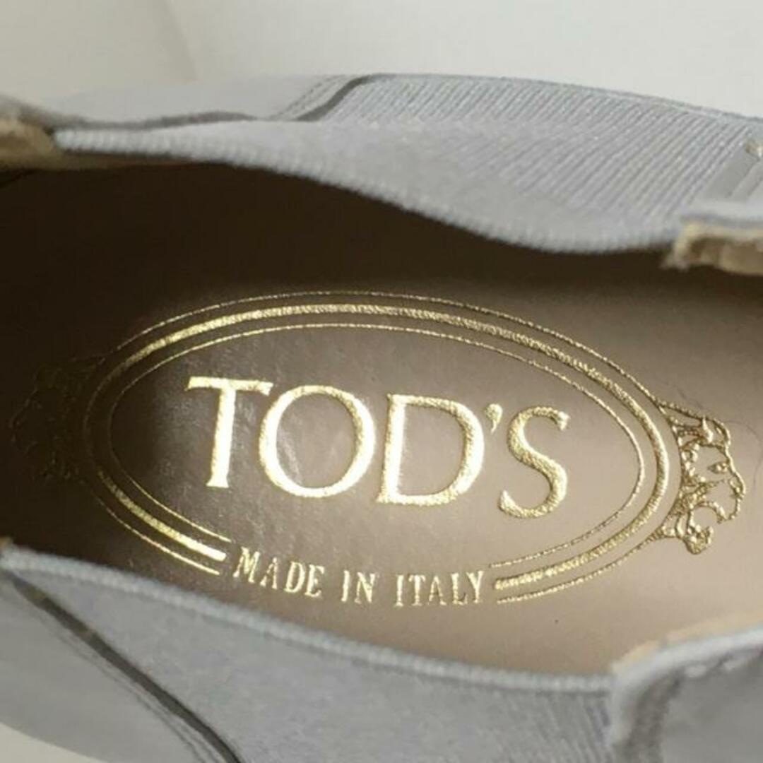 TOD'S(トッズ)のTOD'S(トッズ) ショートブーツ 38 1/2 レディース - ライトグレー サイドゴア レザー レディースの靴/シューズ(ブーツ)の商品写真