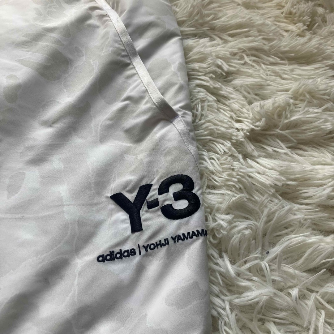 Y-3(ワイスリー)のY-3 ワイスリー レオパード フットボール トラックパンツ 豹 総柄 刺繍 メンズのパンツ(その他)の商品写真