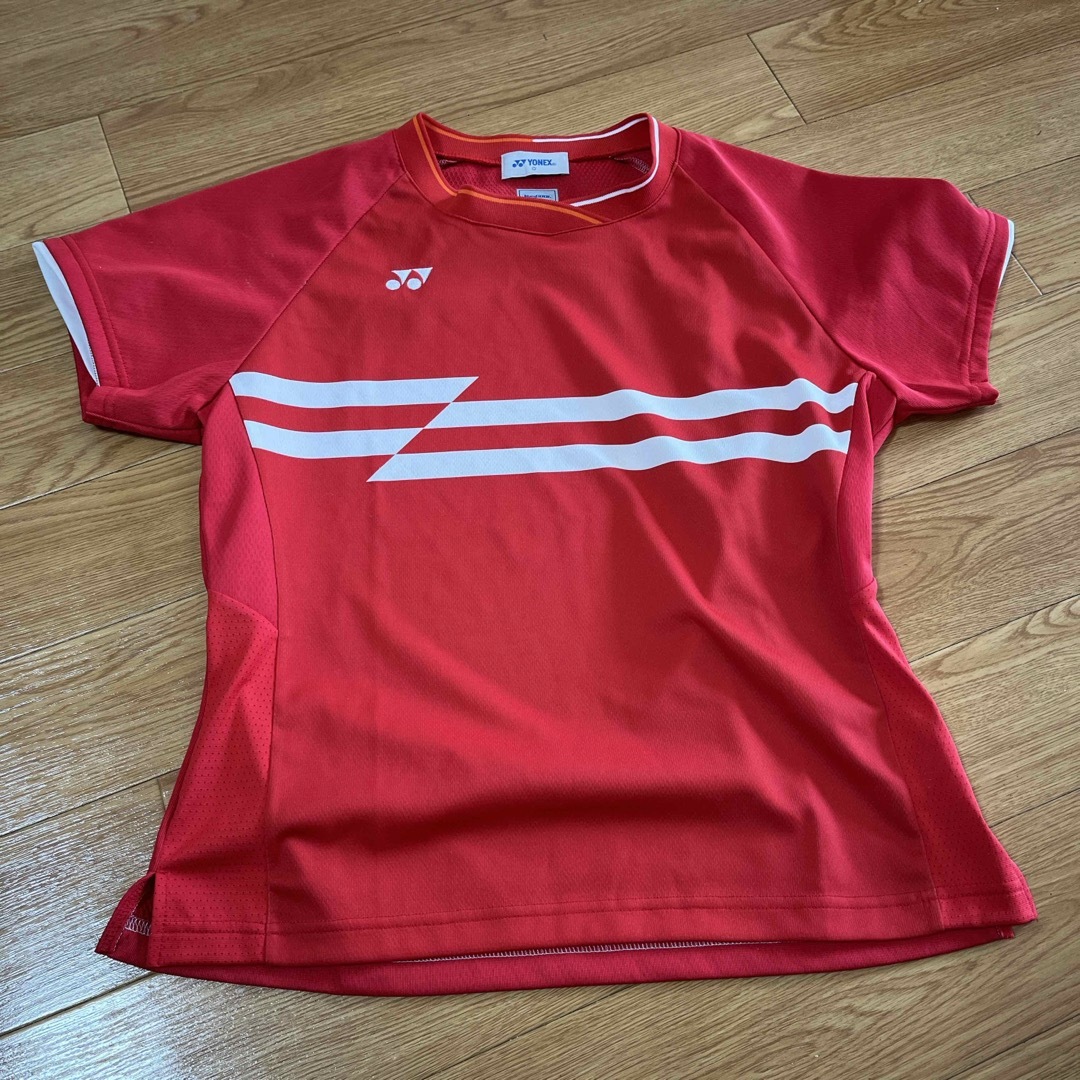 YONEX(ヨネックス)のYONEX ゲームシャツ　赤　レディースO スポーツ/アウトドアのテニス(ウェア)の商品写真