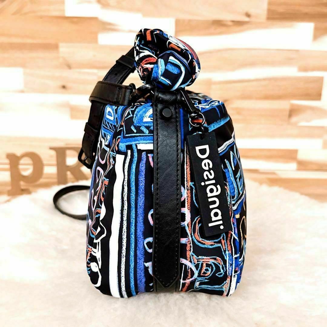 DESIGUAL(デシグアル)の希少【デシグアル】アーティロゴ MARISCAL 中綿 ショルダーバッグ 青 レディースのバッグ(ショルダーバッグ)の商品写真