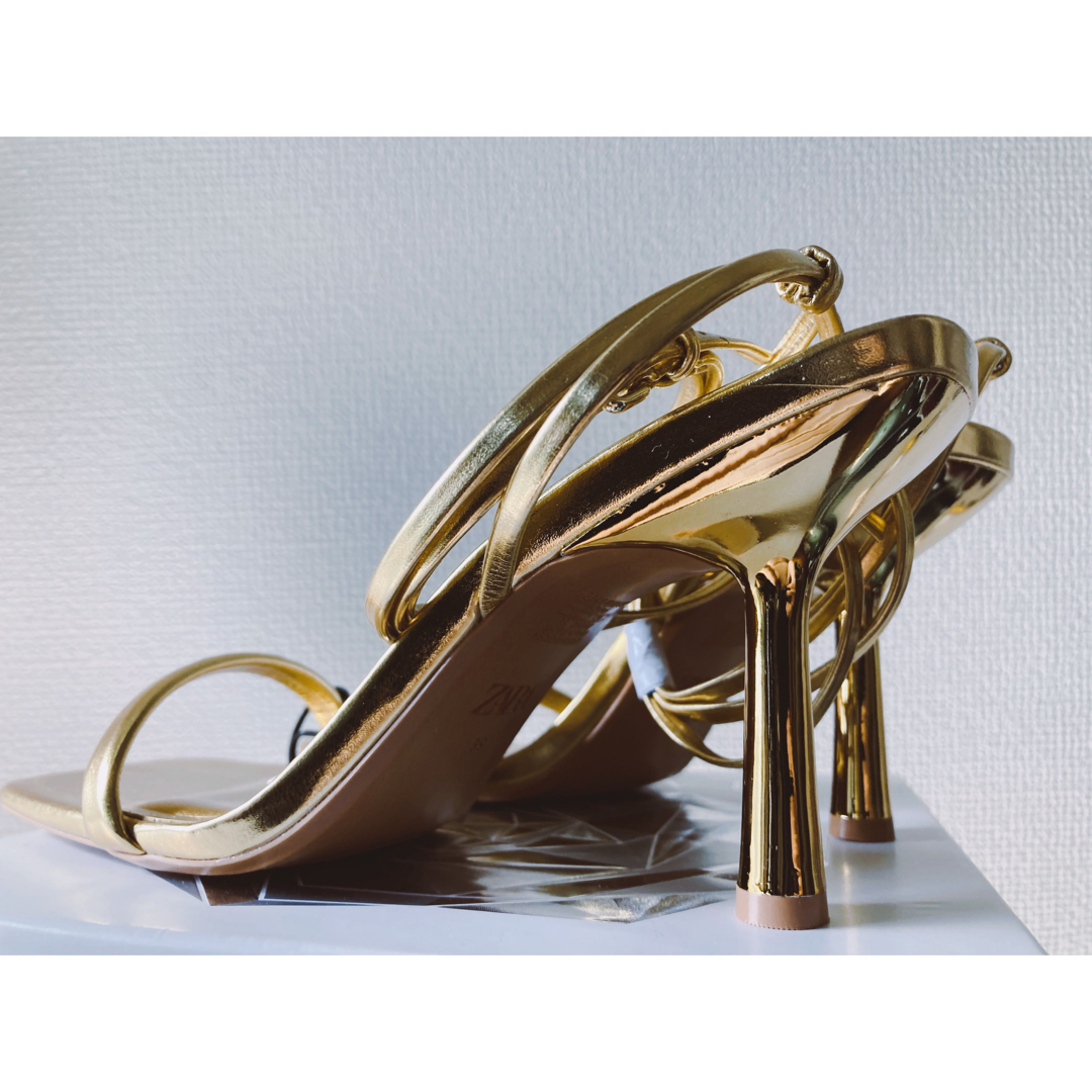 ZARA(ザラ)のZara ザラ　レースアップ　ハイヒール　サンダル　 ゴールド 新品未使用 レディースの靴/シューズ(サンダル)の商品写真