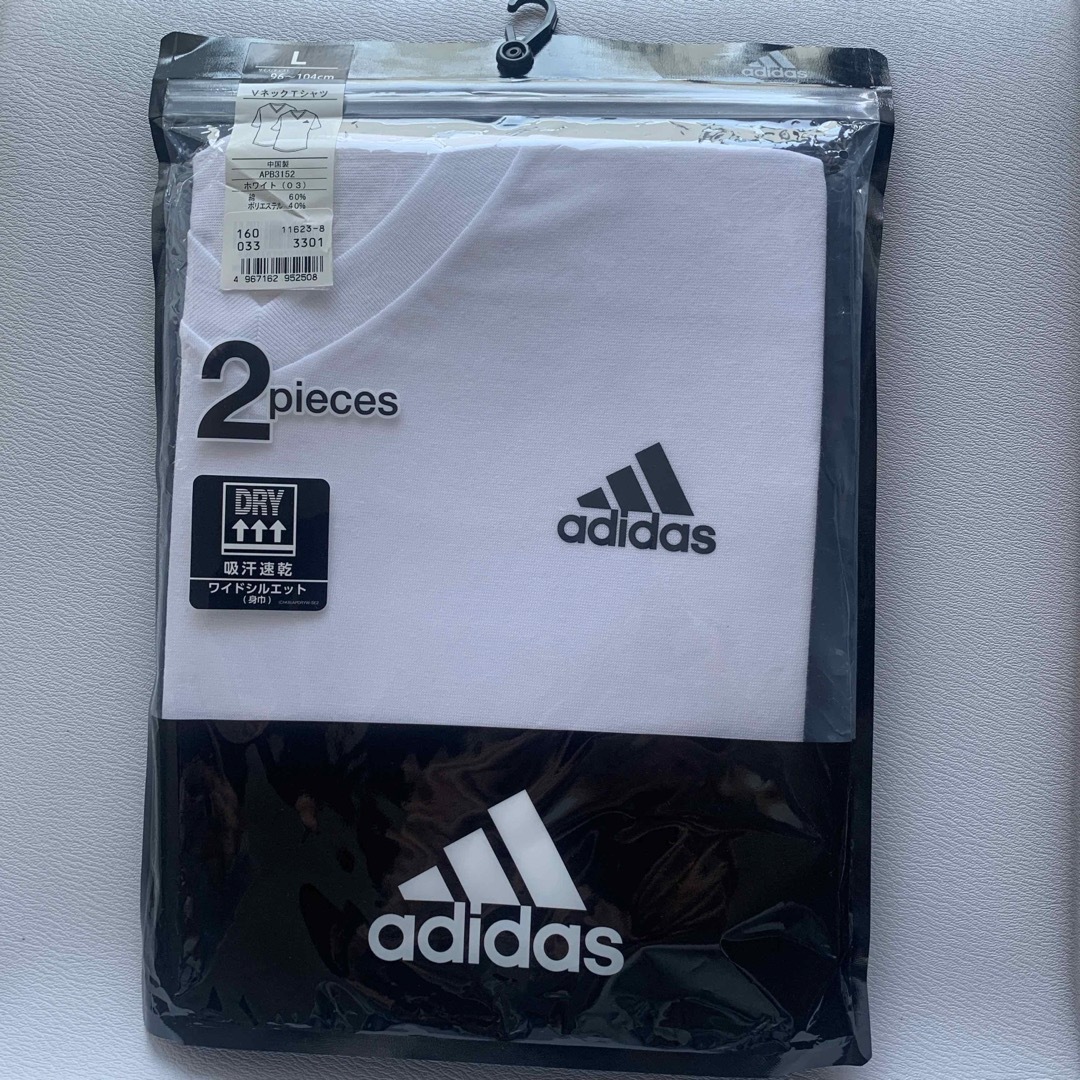 adidas(アディダス)のadidas Vネック　Tシャツ　Lサイズ メンズのトップス(Tシャツ/カットソー(半袖/袖なし))の商品写真