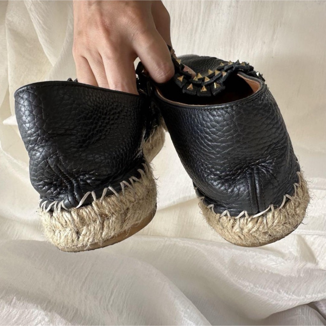VALENTINO(ヴァレンティノ)のvalentino スタッズ　エスパドリューブラック　ミ レディースの靴/シューズ(サンダル)の商品写真