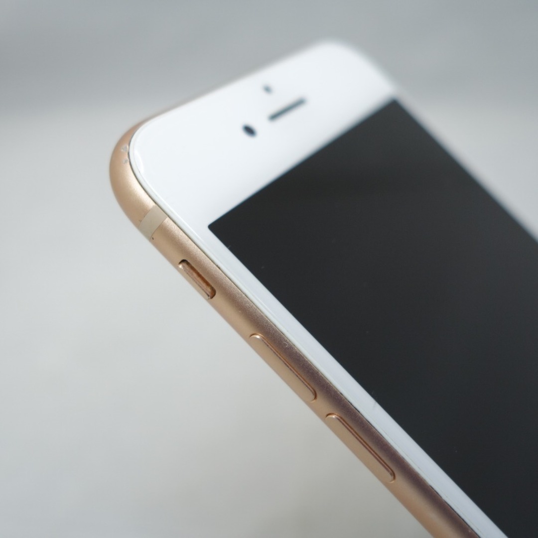 iPhone(アイフォーン)のジャンク品 [au版] Apple iPhone 8 (アイフォン エイト) 32GB ゴールド 利用制限〇 SIMロックなし 本体のみ MQ7A2J/A ジャンク スマホ/家電/カメラのスマートフォン/携帯電話(スマートフォン本体)の商品写真