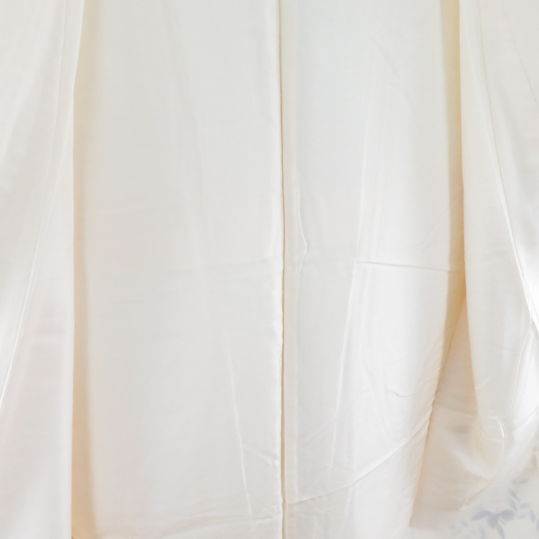 訪問着 紬地 手描き 椿文様 作家物 白色 袷 広衿 正絹 紋なし 仕立て上がり着物 身丈161cm レディースの水着/浴衣(着物)の商品写真