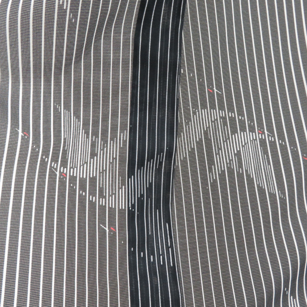 夏着物 小紋 縞に鶴文様 単衣 絽 ポリエステル 洗える着物 夏用 白色 黒色 広衿 仕立て上がり 身丈165cm レディースの水着/浴衣(着物)の商品写真