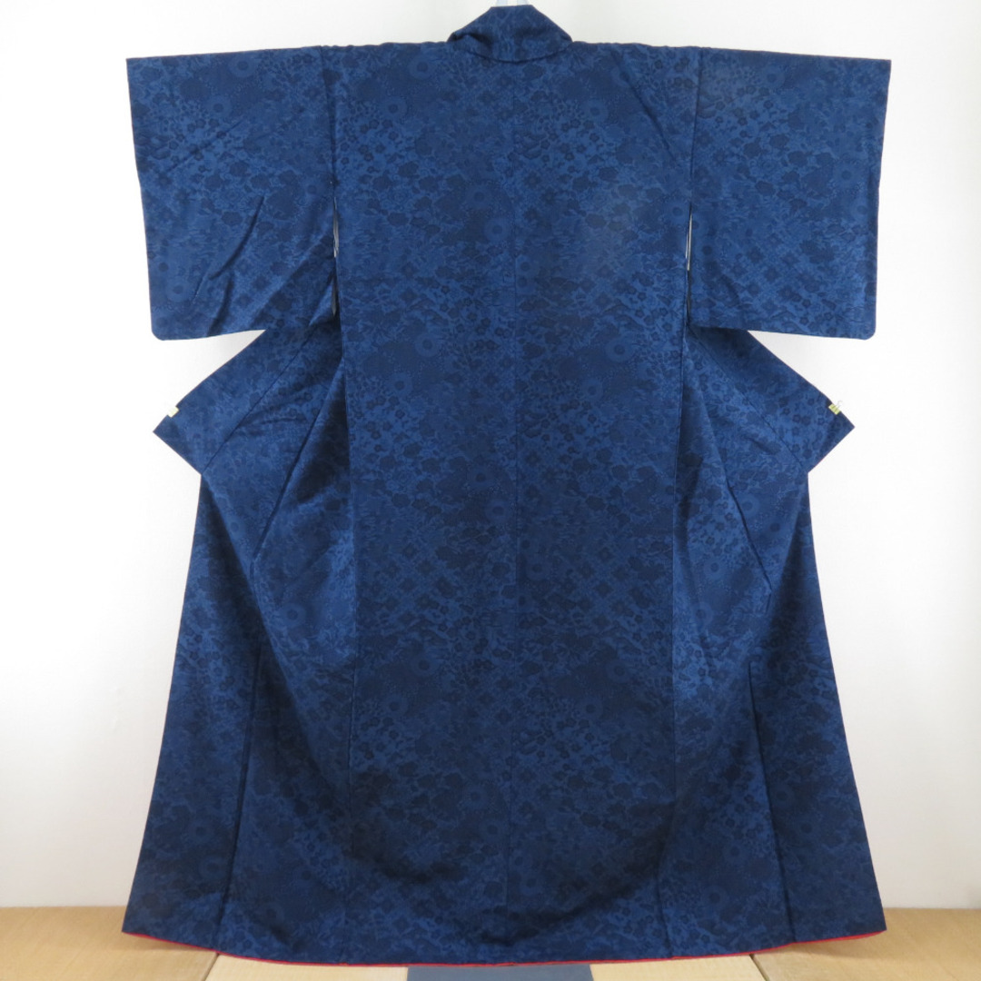 小紋 紬 藍染 花唐草文様 正絹 紺色 袷 広衿 カジュアル 仕立て上がり着物 身丈162cm レディースの水着/浴衣(着物)の商品写真