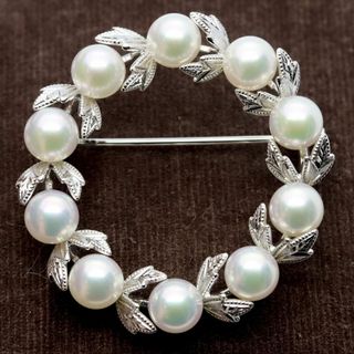 ミキモト(MIKIMOTO)のミキモト ブローチ シルバー パール リーフ 10粒 月桂樹 サークル(ブローチ/コサージュ)