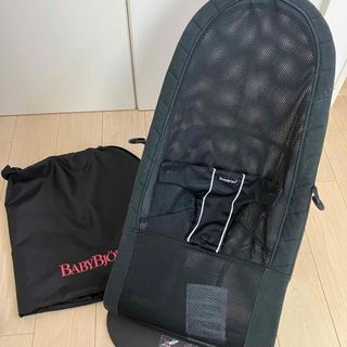 ベビービョルン(BABYBJORN)のベビービョルン★ブラックバウンサー 専用ケース付き(ベビーサークル)