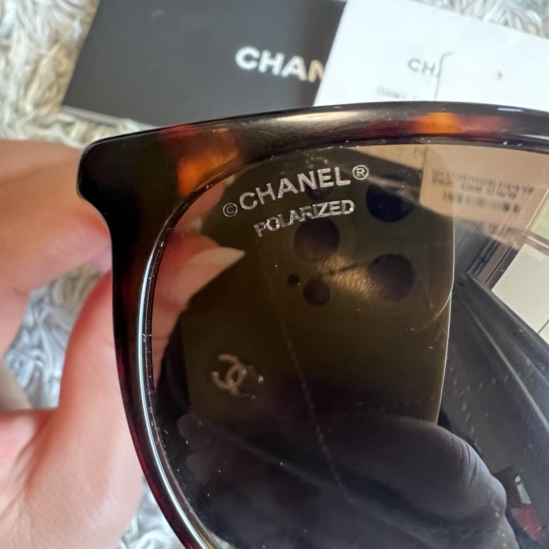 CHANEL(シャネル)の美品 シャネル サングラス 偏光レンズ レディースのファッション小物(サングラス/メガネ)の商品写真