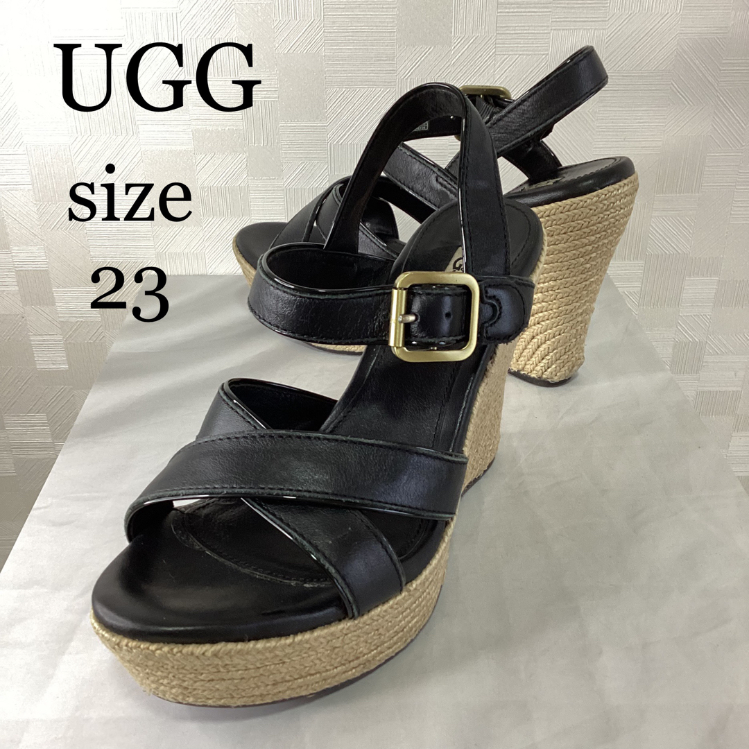 UGG(アグ)のUGG   アグ　ブラックウエッジソールサンダル レディースの靴/シューズ(サンダル)の商品写真
