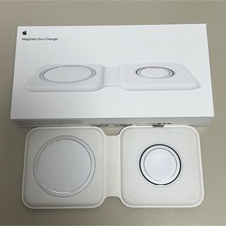 アップル(Apple)のMagSafe Duo Charger(バッテリー/充電器)