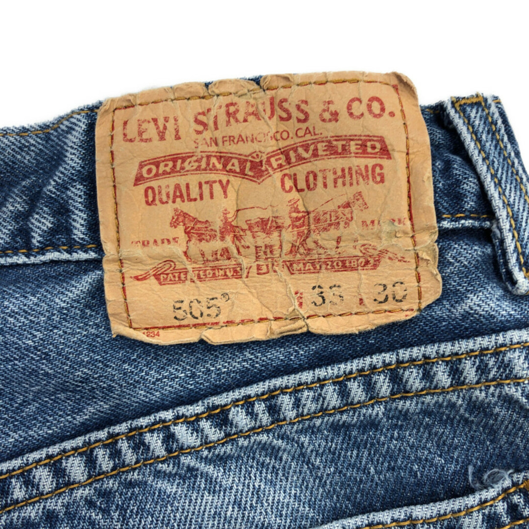 Levi's(リーバイス)の00年代 Levi's リーバイス 505 デニムパンツ アメカジ ブルー (メンズ W33 L30) 中古 古着 Q6938 メンズのパンツ(デニム/ジーンズ)の商品写真