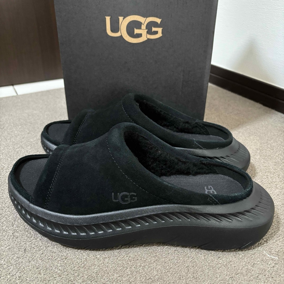 UGG(アグ)の大人気完売 希少カラー 男女兼用UGG M CA805 V2 SLIDE厚底 レディースの靴/シューズ(サンダル)の商品写真