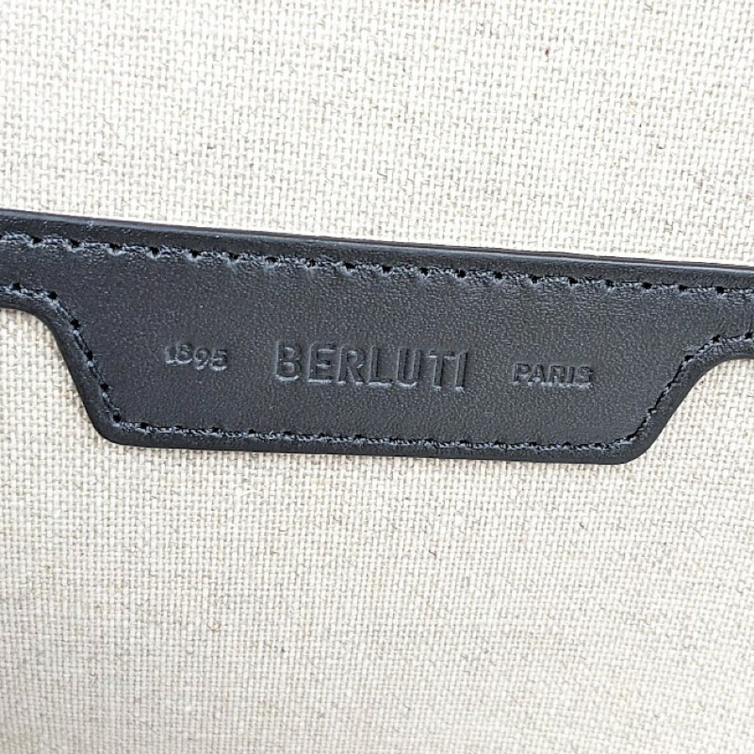 Berluti(ベルルッティ)のBerluti　ベルルッティ　ニノ TGM スクリットレザー クラッチバッグ レディースのバッグ(クラッチバッグ)の商品写真