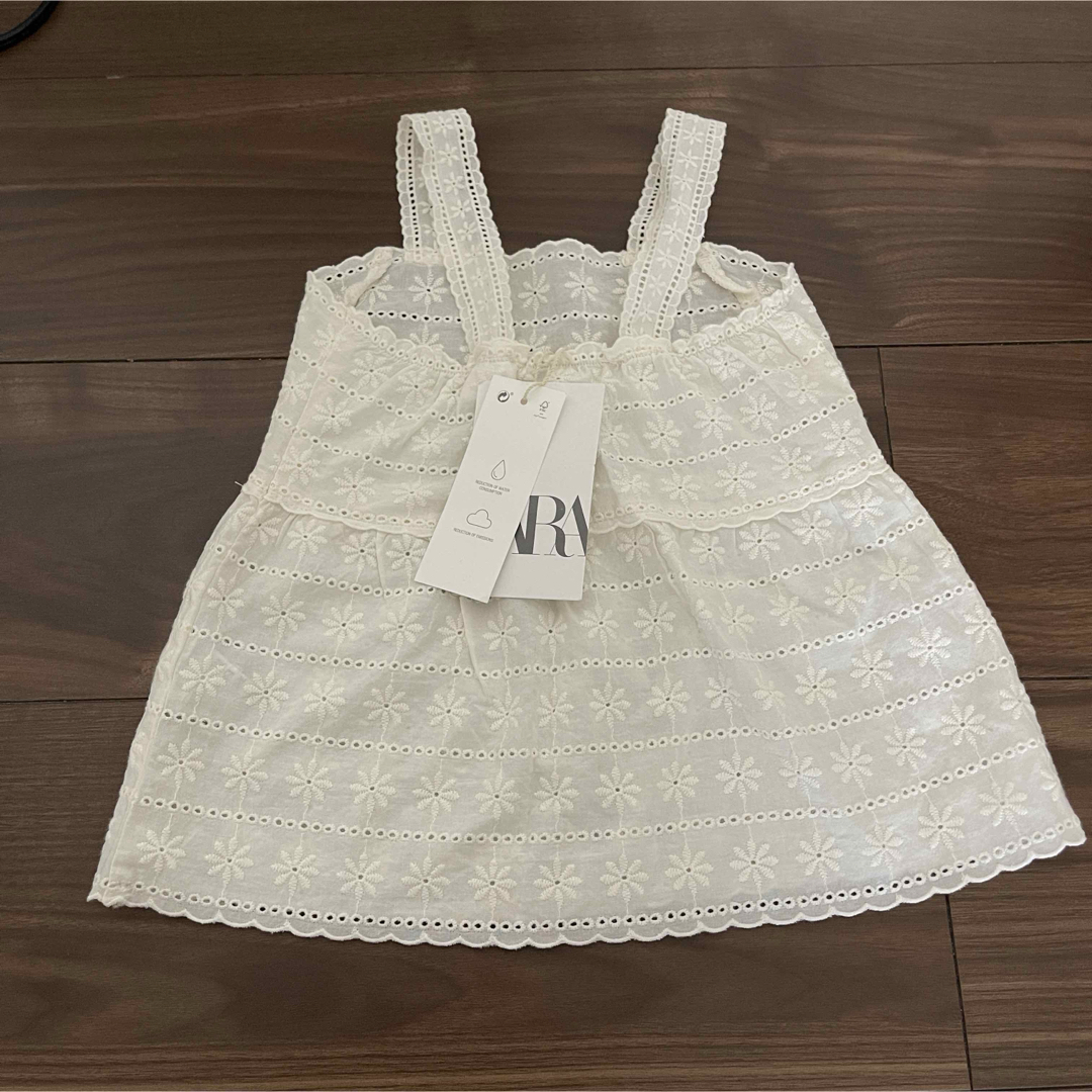 ZARA KIDS(ザラキッズ)のZARAkids 刺繍入りトップス キッズ/ベビー/マタニティのキッズ服女の子用(90cm~)(Tシャツ/カットソー)の商品写真