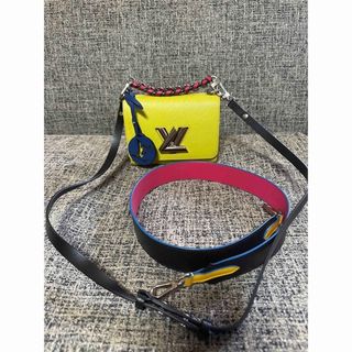 ルイヴィトン(LOUIS VUITTON)のルイヴィトン ツイスト 珍しいバイカラーです。(ショルダーバッグ)