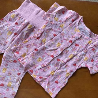 ニシマツヤ(西松屋)の綿100%のサラサラ涼しい夏用パジャマ　腹巻き付き　90センチ(パジャマ)