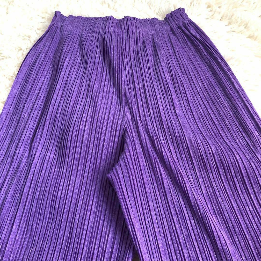 PLEATS PLEASE ISSEY MIYAKE(プリーツプリーズイッセイミヤケ)の【美品】プリーツプリーズ 20SS スーパーワイドパンツ 紫 4 XL レディースのパンツ(カジュアルパンツ)の商品写真